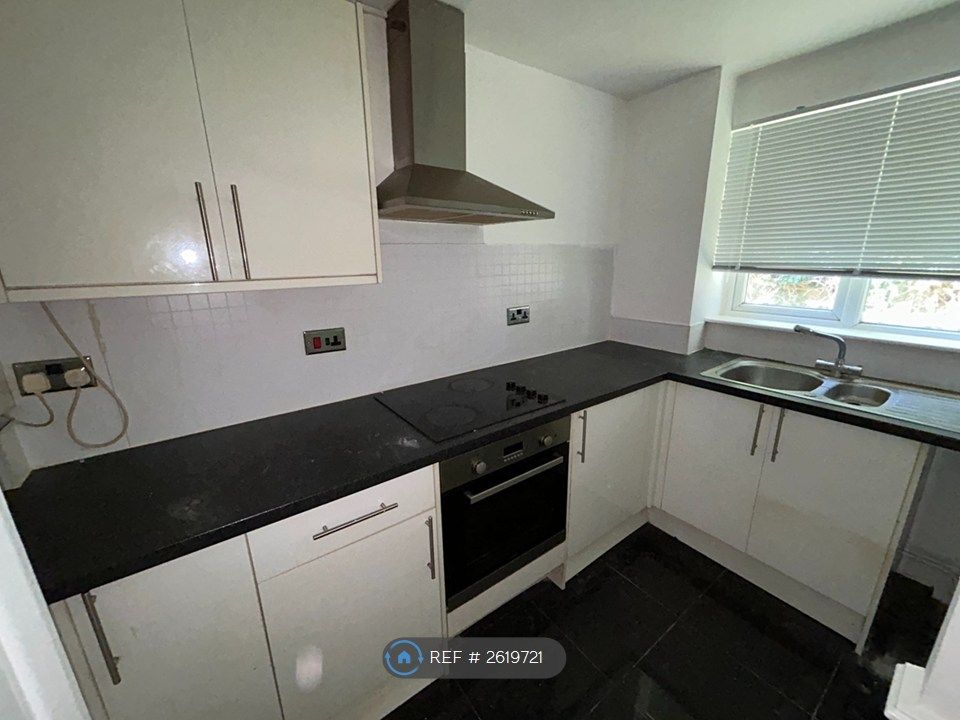 Property photo 3 of 4 Kitchen