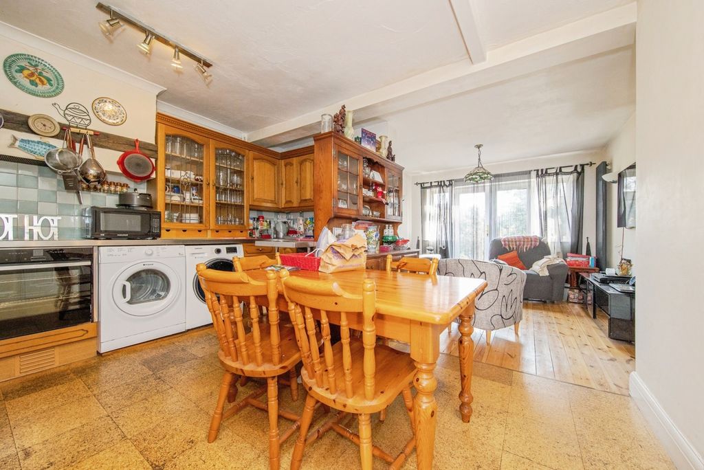 Property photo 2 of 17 Photo