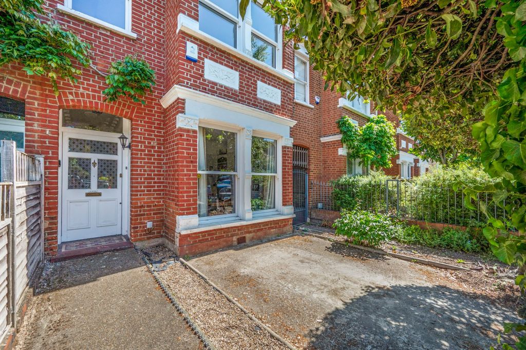 Property photo 1 of 16