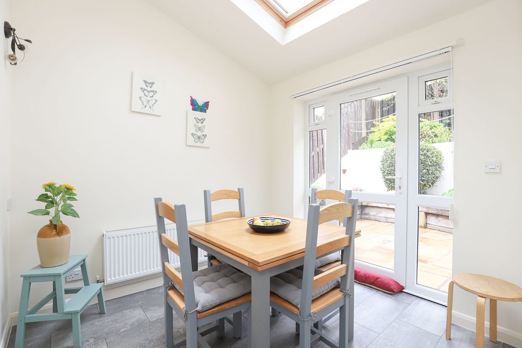 Property photo 3 of 37