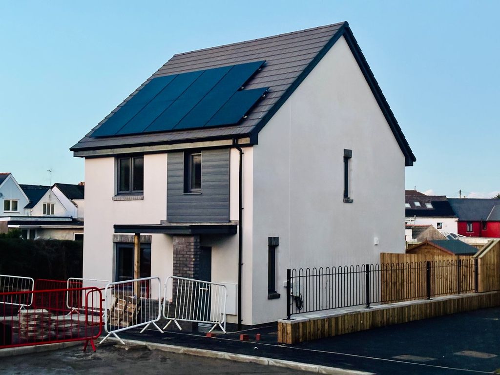 Property photo 1 of 8