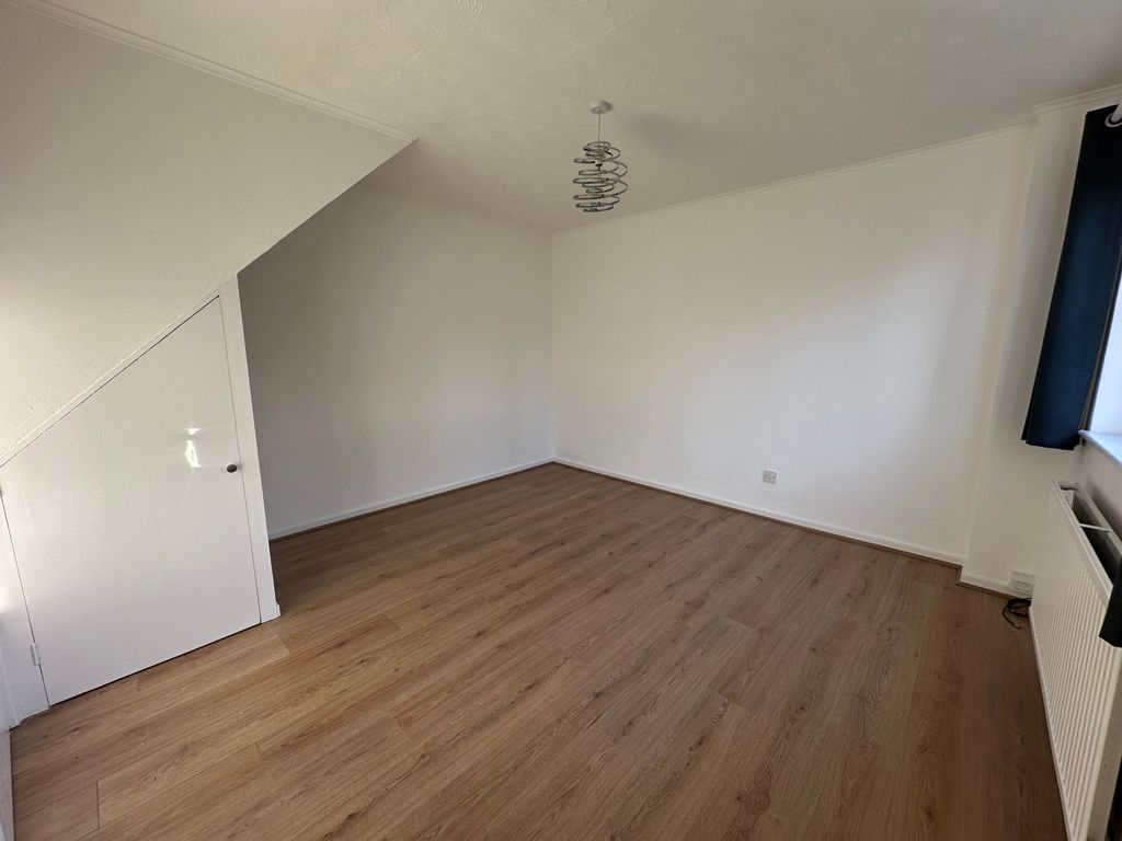 Property photo 3 of 14 Living Room