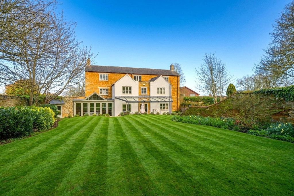 Property photo 3 of 39