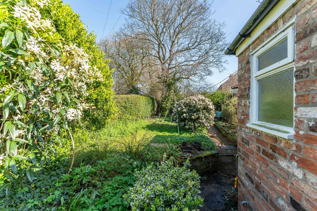 Property photo 2 of 24