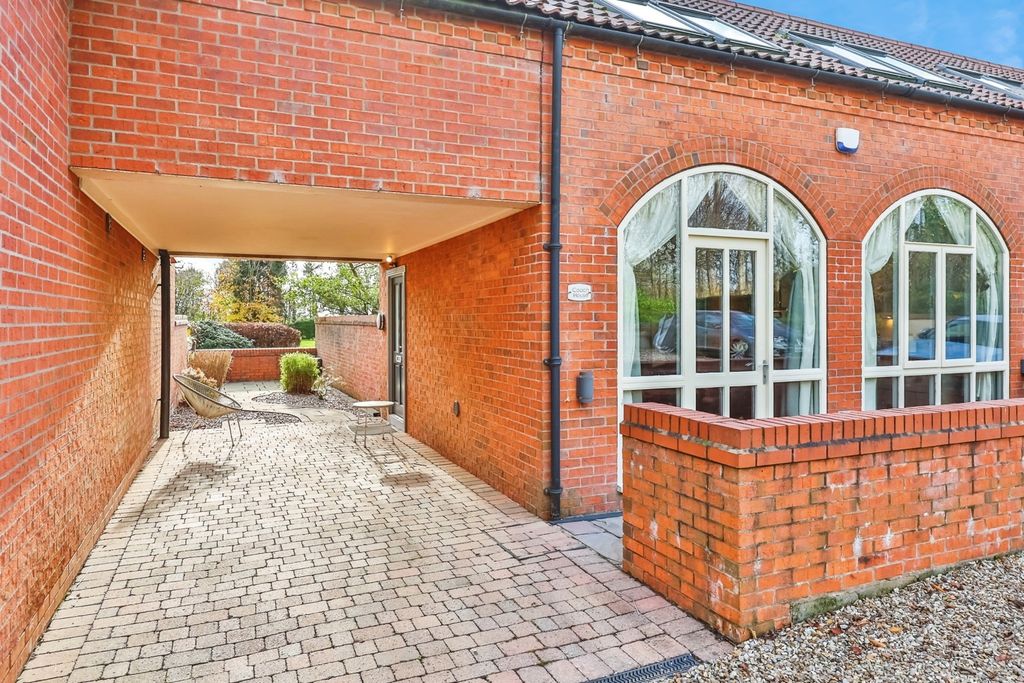 Property photo 2 of 20 Photo