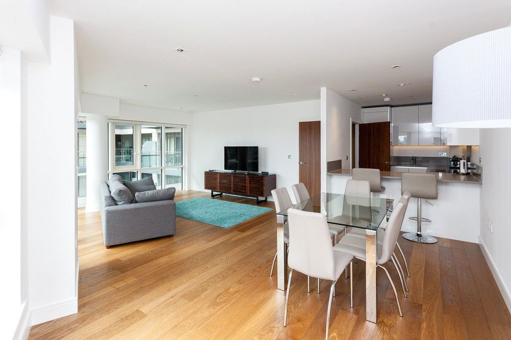 Property photo 3 of 17 Photo 2