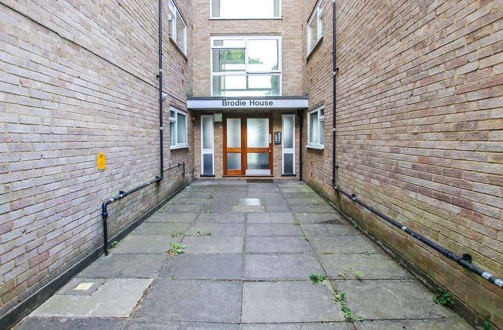 Property photo 2 of 14