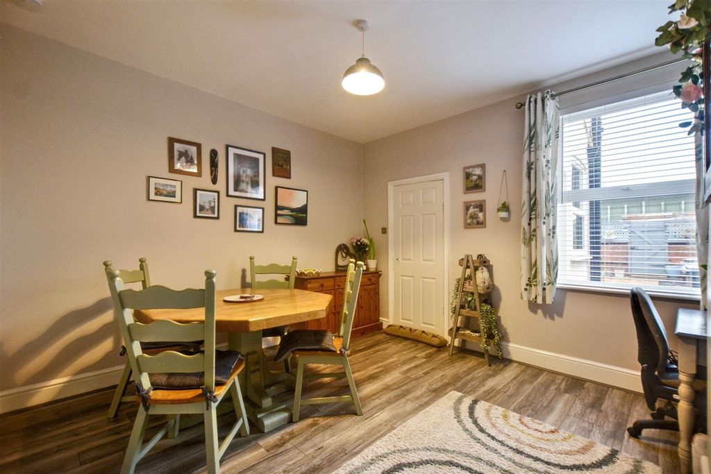 Property photo 3 of 18 Dining Room_1.Jpeg