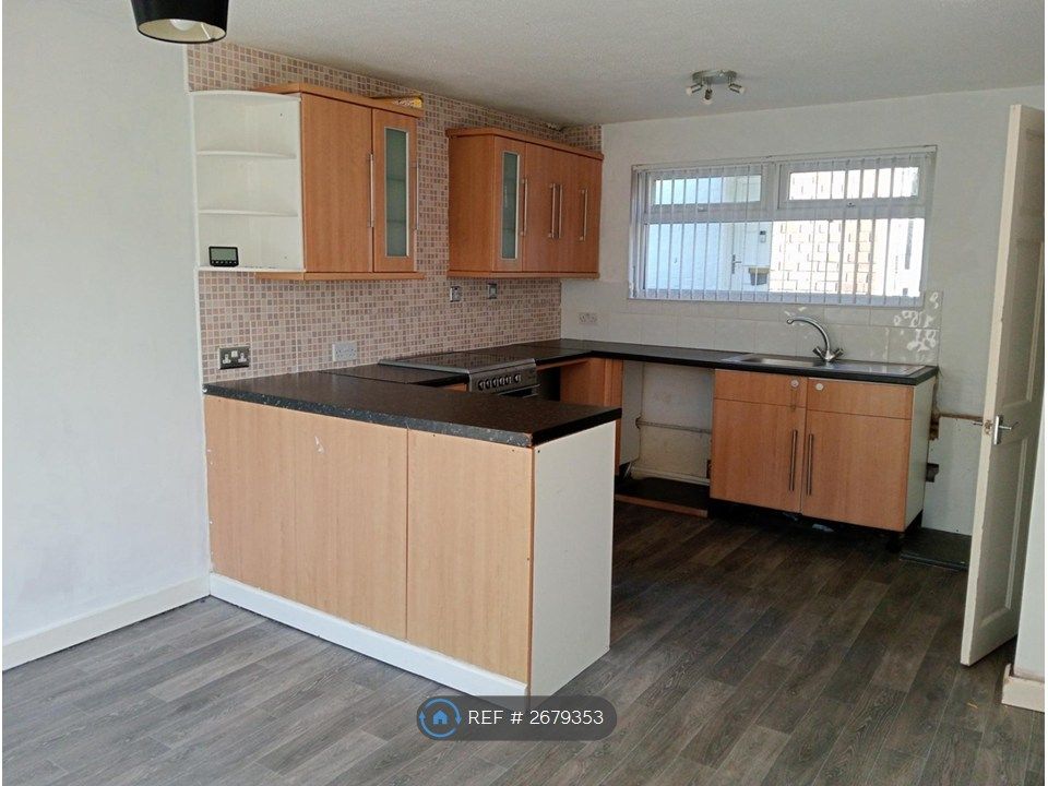 Property photo 2 of 9 Kitchen