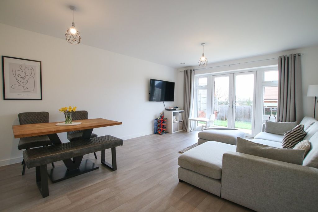 Property photo 3 of 19