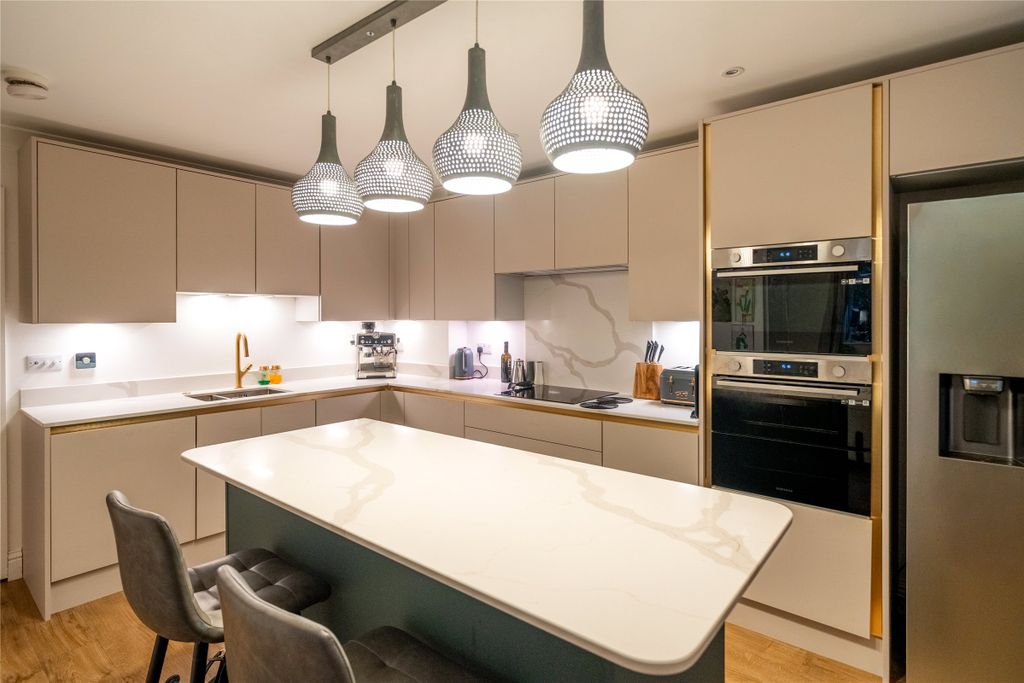 Property photo 3 of 14 Picture No. 15