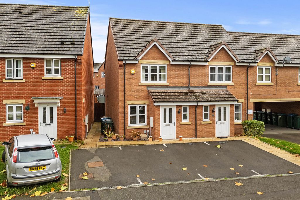 Property photo 1 of 20 Front (Exterior)