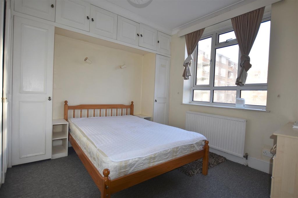 Property photo 2 of 3 Bed1 .Jpg
