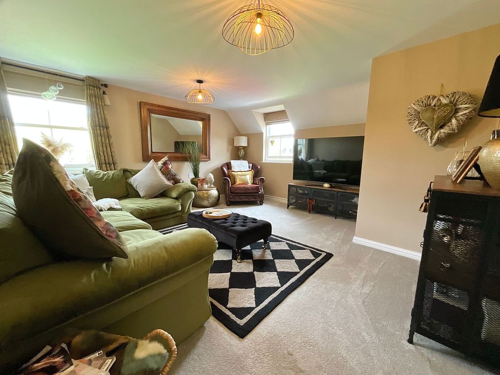 Property photo 3 of 24