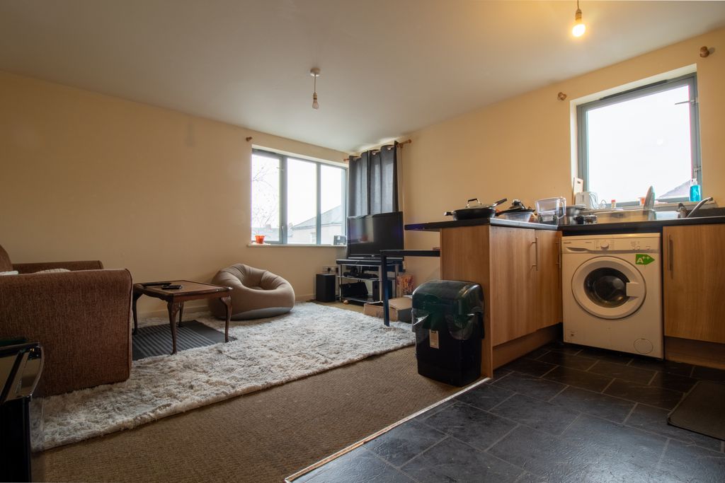 Property photo 2 of 12