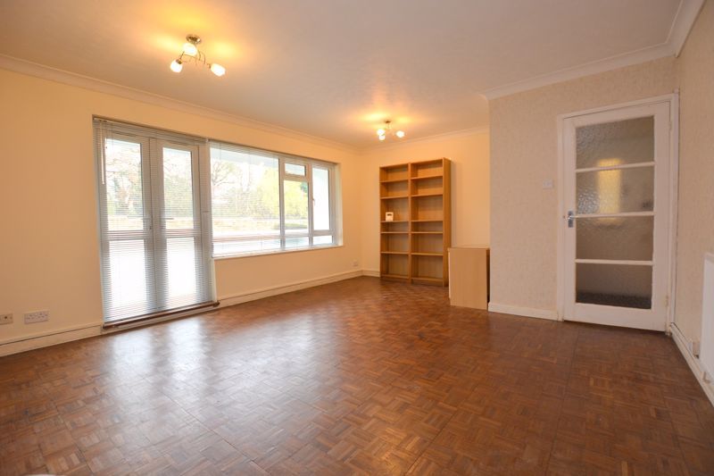 Property photo 3 of 8 Photo 8