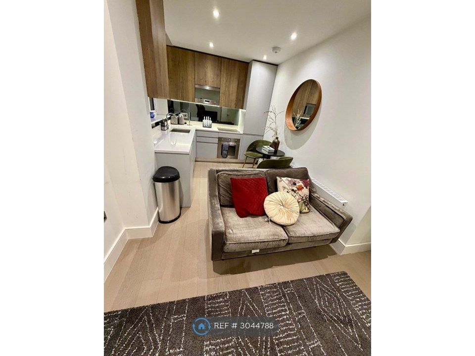 Property photo 1 of 27 Living Room/Kitchen Diner