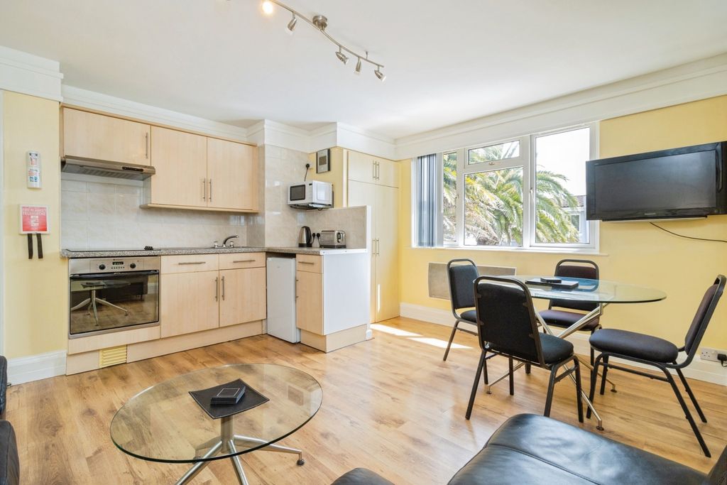 Property photo 2 of 15 Pbox-Img.Jpg