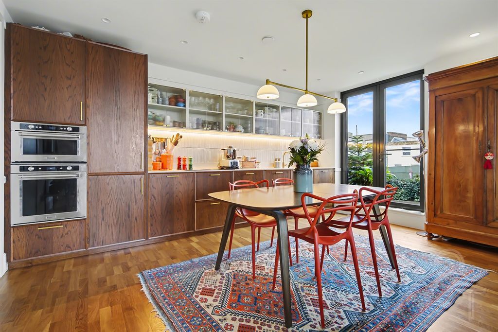 Property photo 1 of 13 Kitchen (Main)