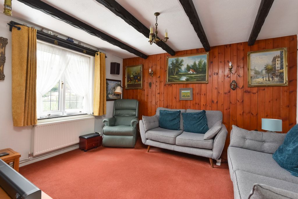 Property photo 2 of 16 5352353
