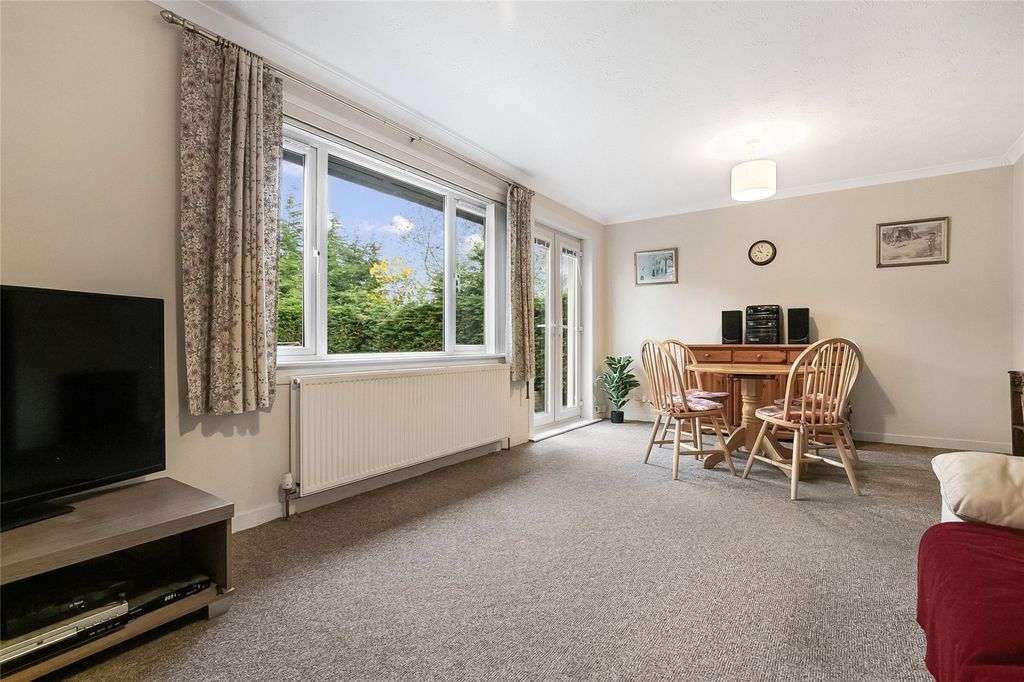 Property photo 2 of 24 Picture No. 27