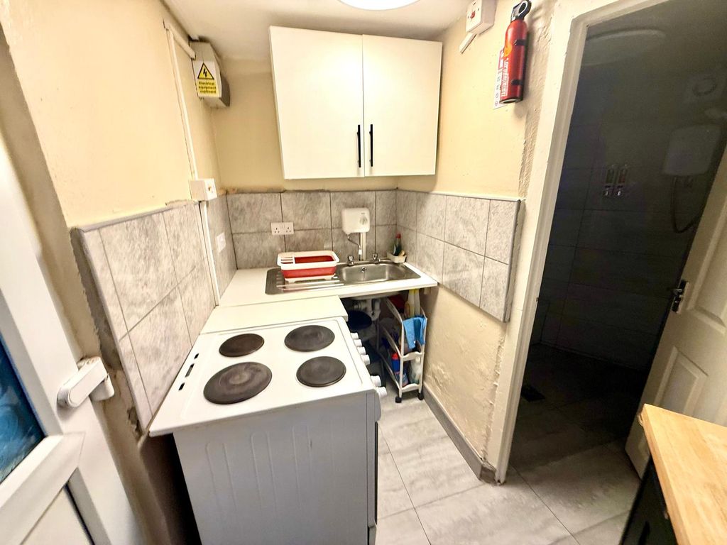 Property photo 3 of 4 Xlzp7983
