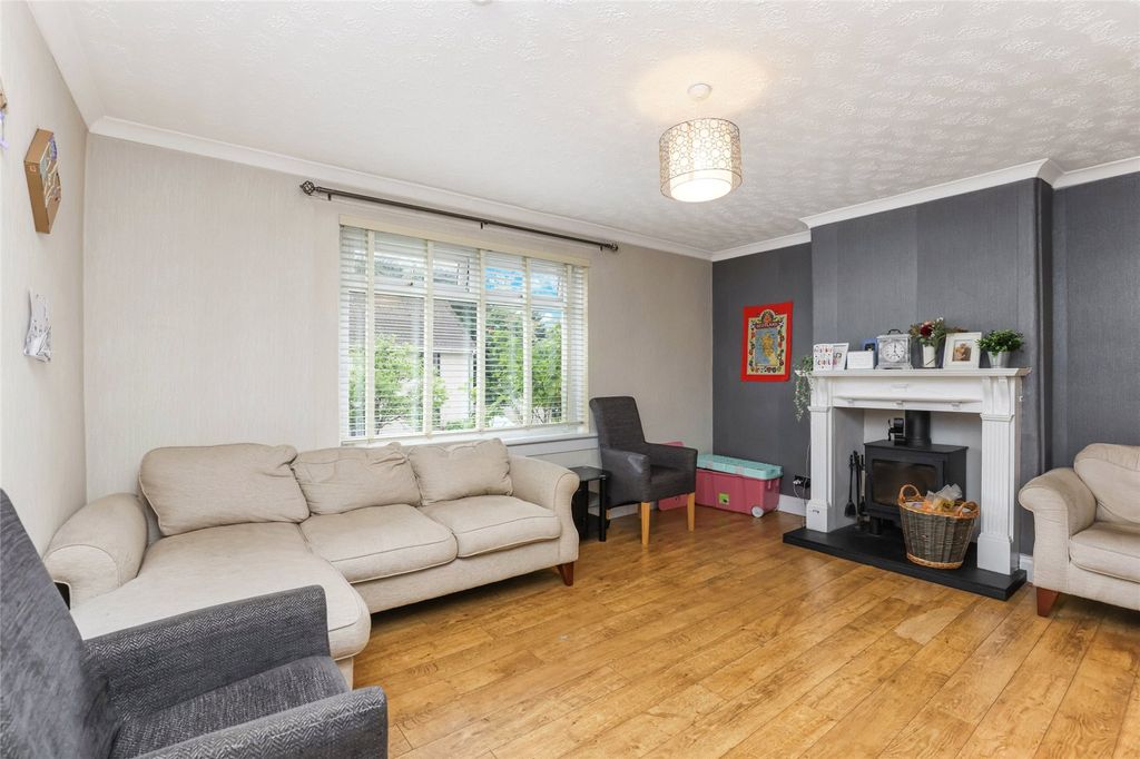 Property photo 2 of 18 Picture No. 11