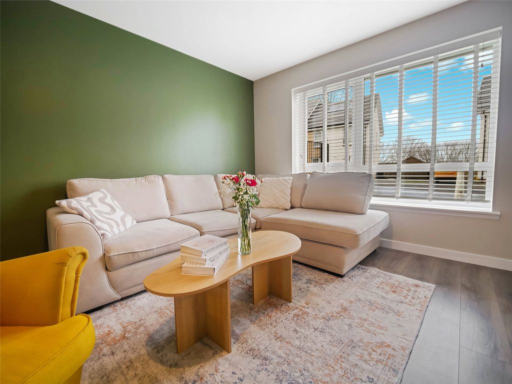 Property photo 3 of 21 Picture No. 03