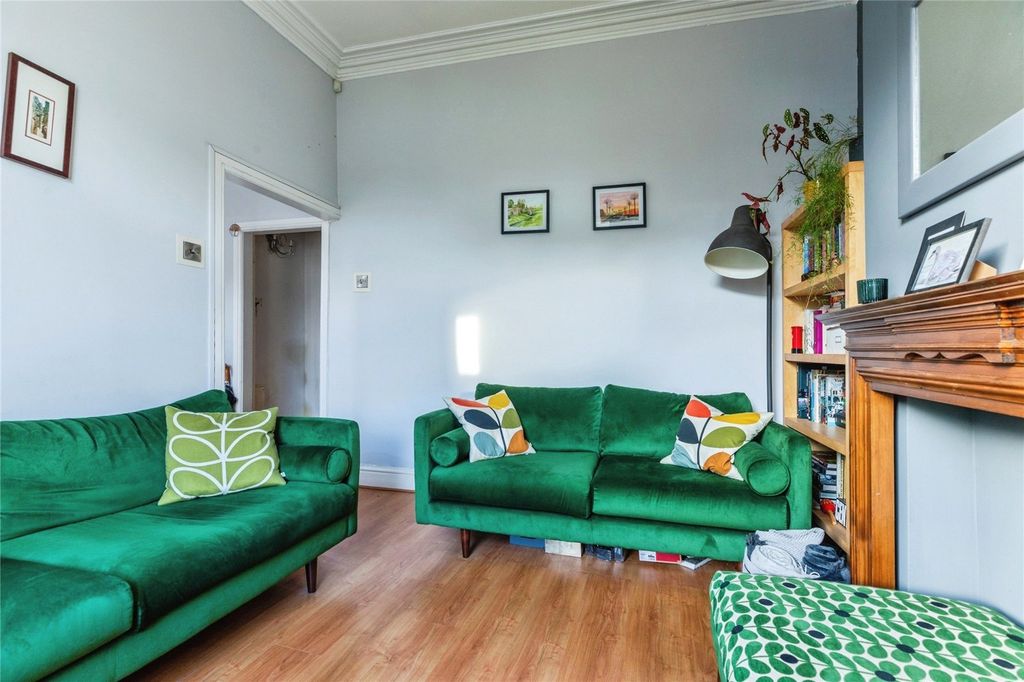 Property photo 2 of 23 Picture No. 13