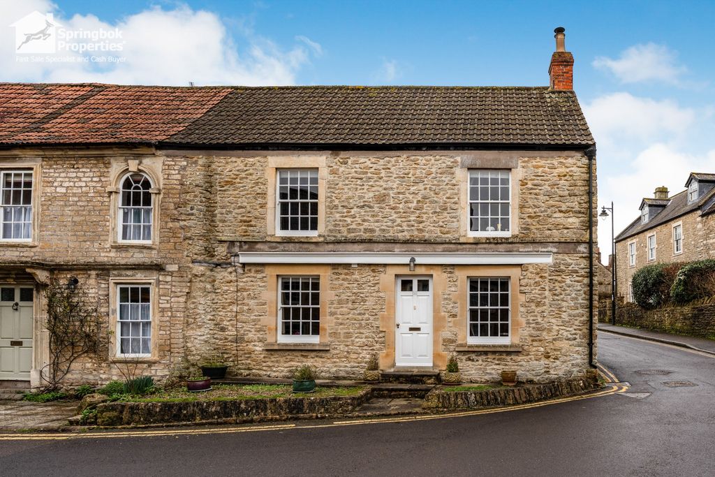 Property photo 1 of 19 Front View