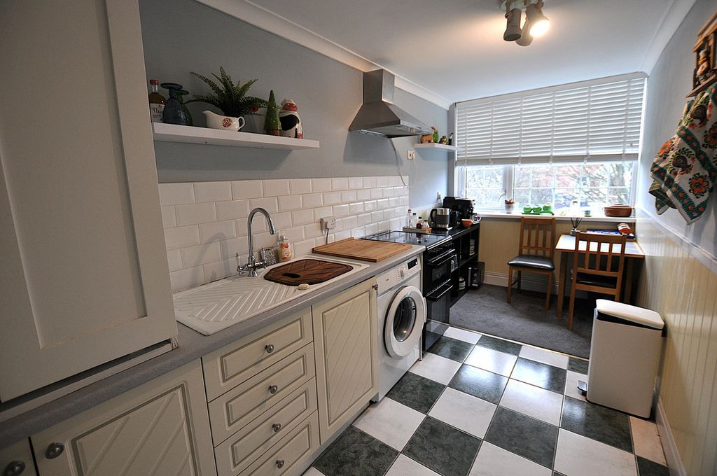 Property photo 3 of 14