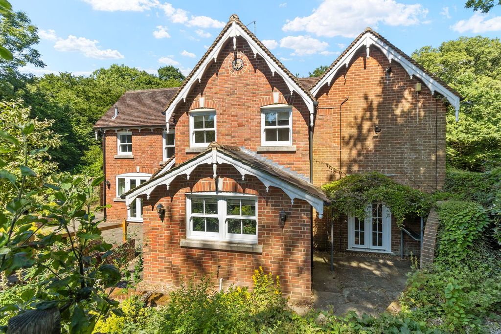 Property photo 1 of 33