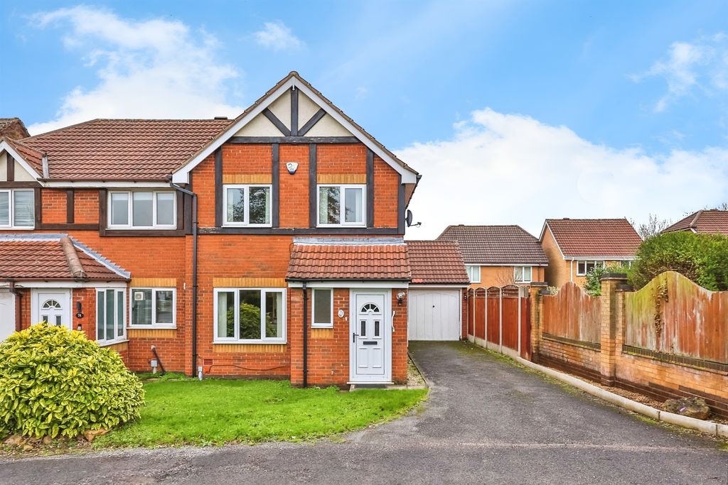 Property photo 2 of 21