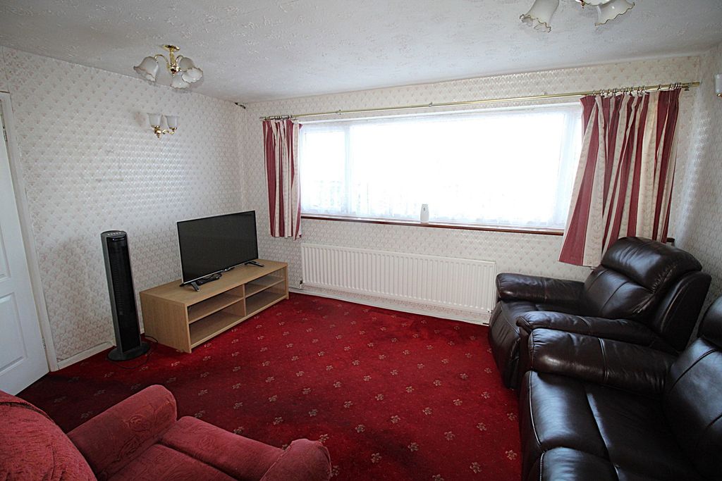 Property photo 2 of 21