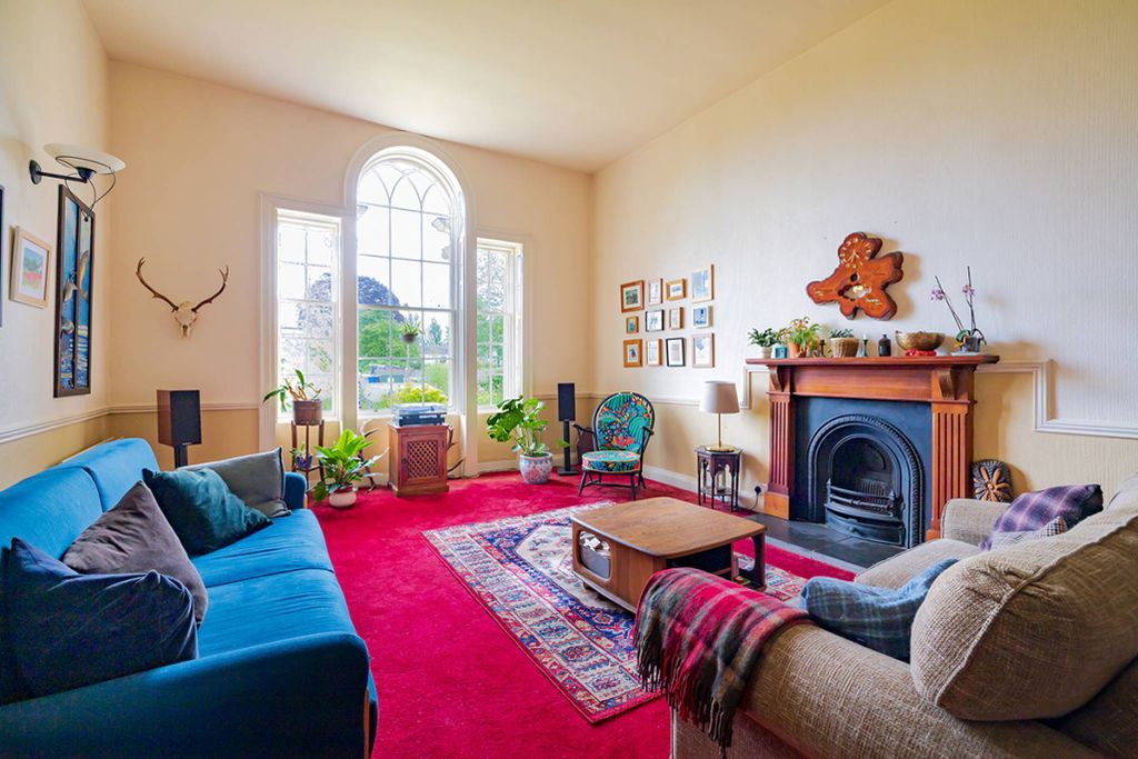 Property photo 2 of 19