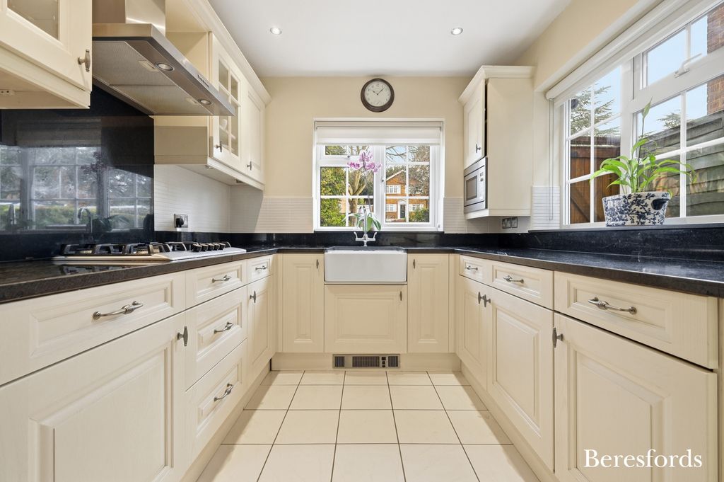 Property photo 3 of 22 Picture No. 14