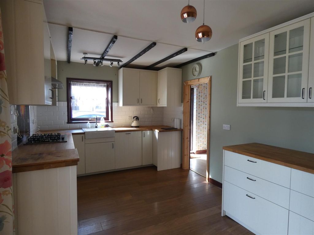 Property photo 3 of 18 Kitchen 3.Jpg