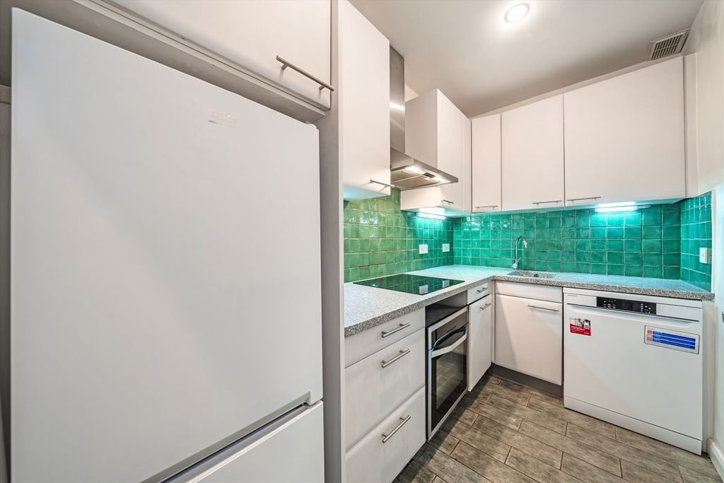 Property photo 3 of 4