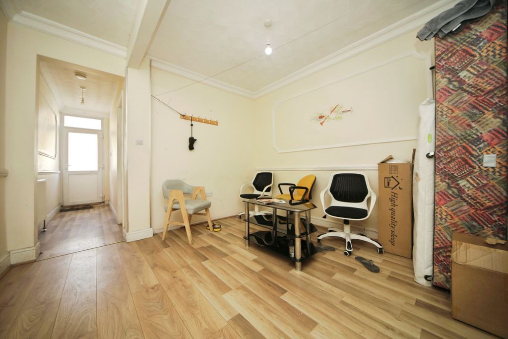 Property photo 2 of 18 Lounge/Dining Room