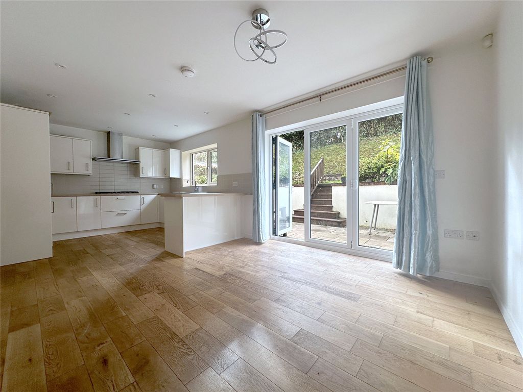 Property photo 3 of 16 Kitchen/Dining Room