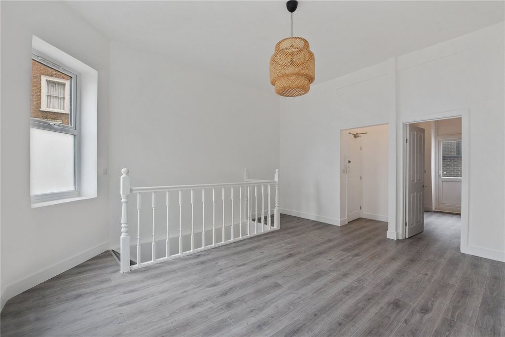 Property photo 3 of 10 Picture No. 05