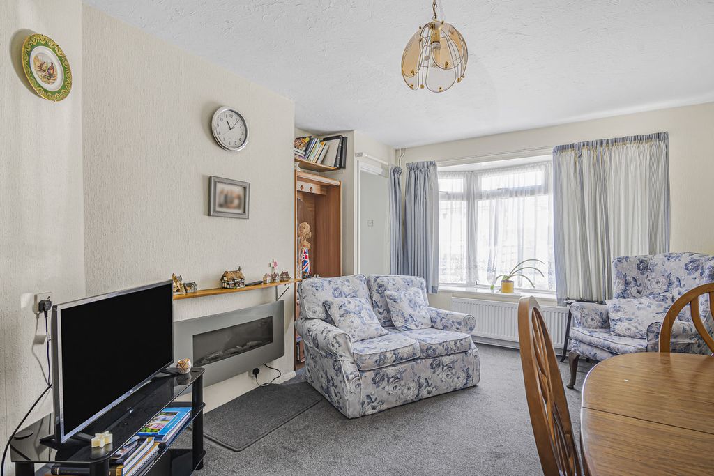 Property photo 3 of 13