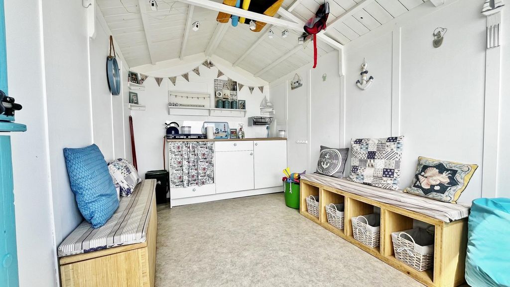 Property photo 3 of 7 Beach Hut:-