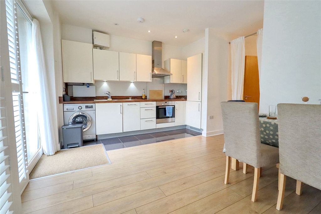 Property photo 3 of 9 Picture No. 06