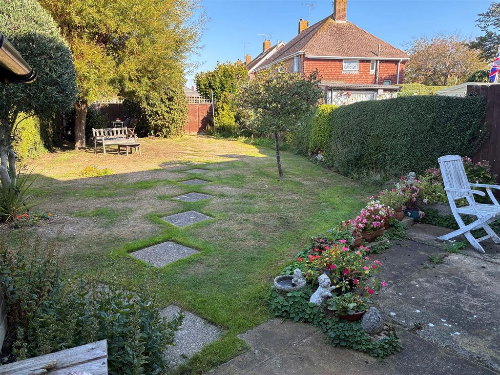 Property photo 2 of 19 Garden 3.Jpg