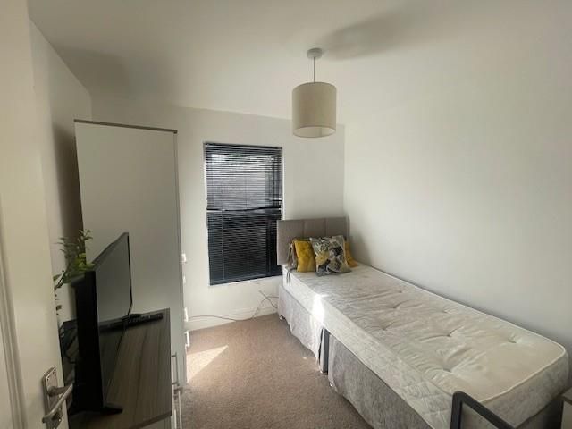 Property photo 3 of 5 Bedroom