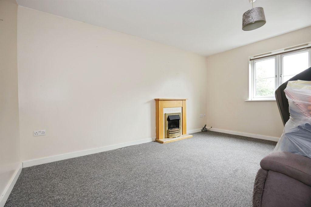 Property photo 3 of 8