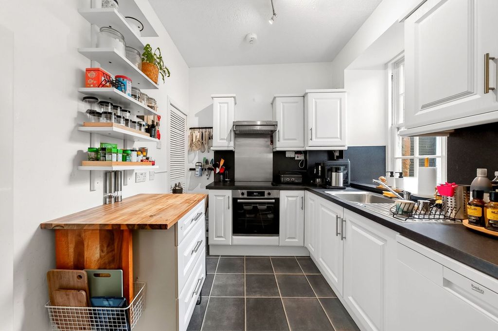 Property photo 2 of 30 Kitchen