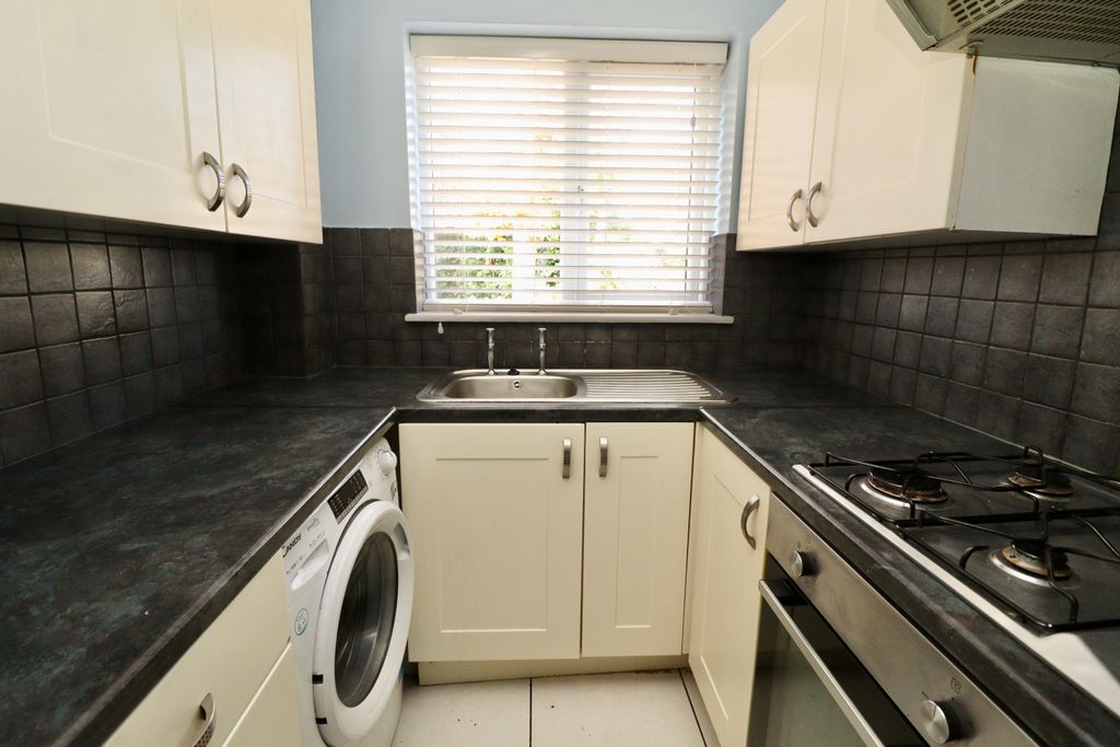 Property photo 2 of 13 Img_4782