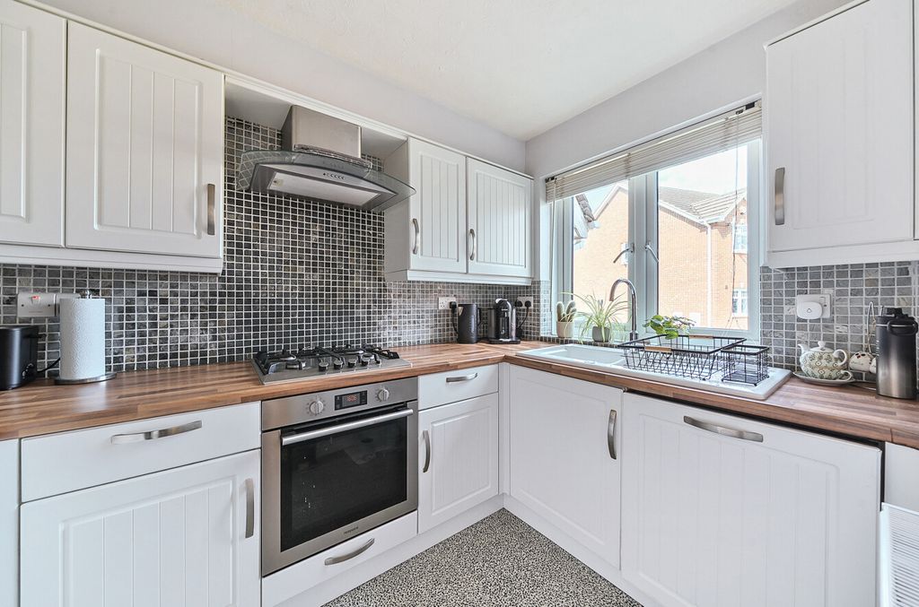 Property photo 3 of 10 1313724-6-685583E...